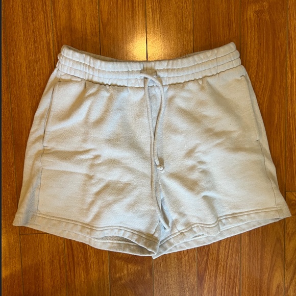 TNA 6" Cozy Fleece Boyfriend Sweatshorts - Picture 3 of 4